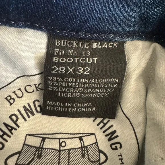 NWOT Buckle Lowrise Bootcut Jeans - Picture 11 of 12